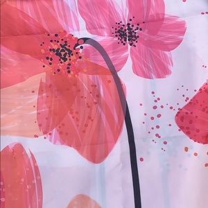 Shower curtain in pink, peach.